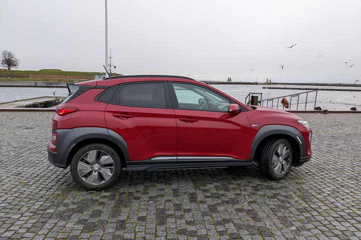 Rød Hyundai Kona fra 2018