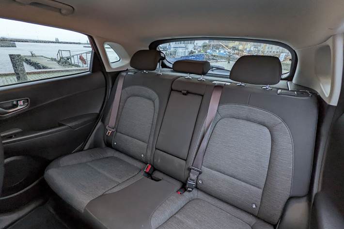 Rød Hyundai Kona fra 2018