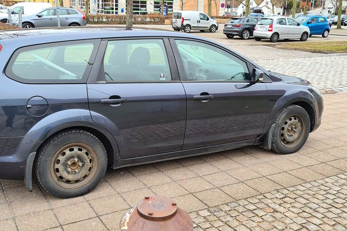 Grå Ford Focus fra 2010