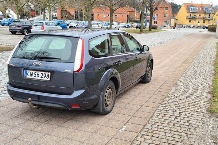 Grå Ford Focus fra 2010