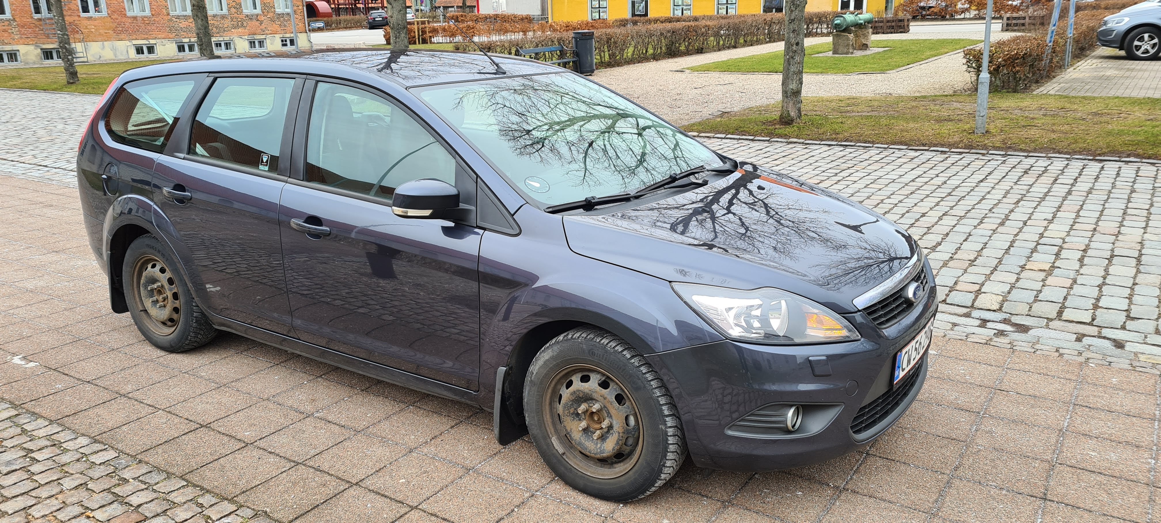 Grå Ford Focus fra 2010