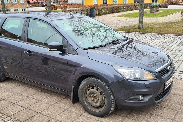 Grå Ford Focus fra 2010