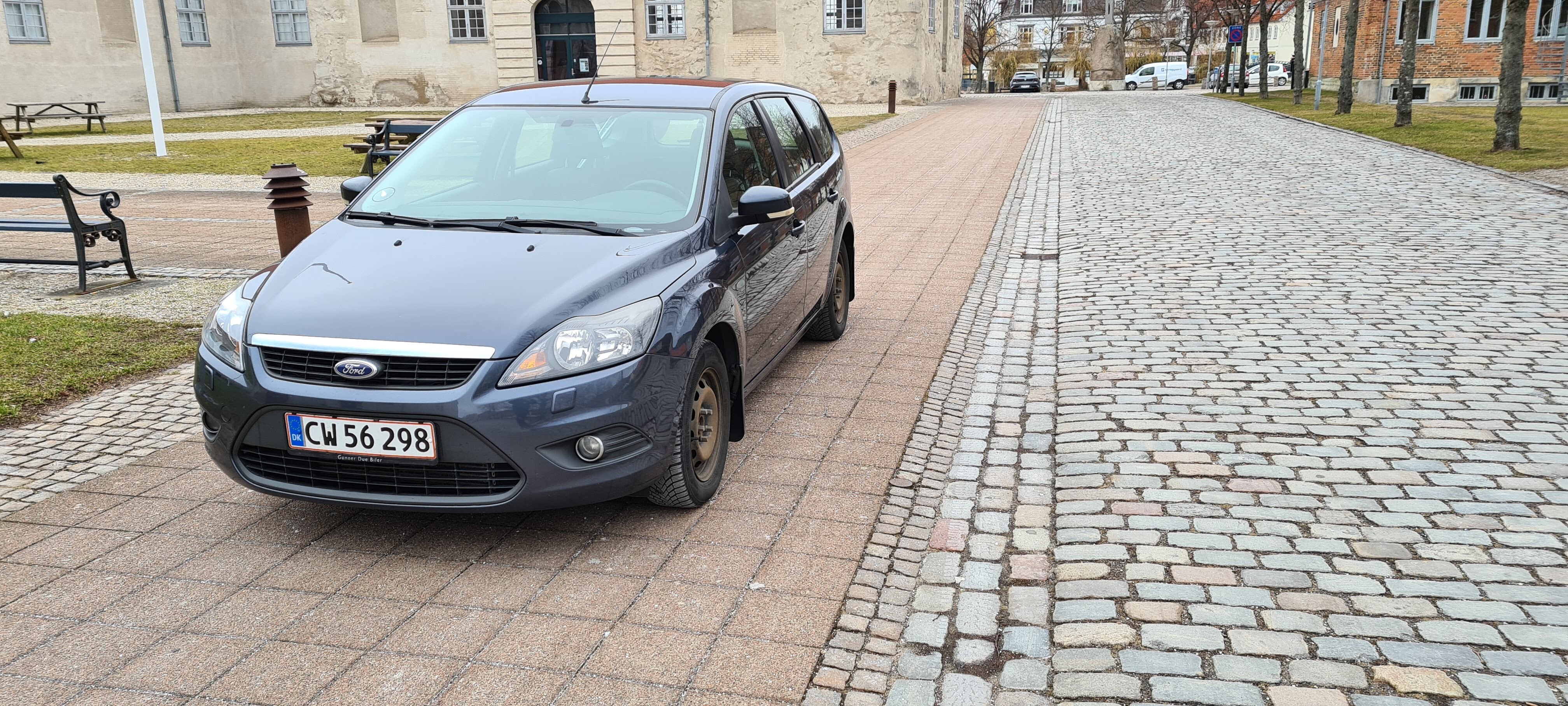 Grå Ford Focus fra 2010