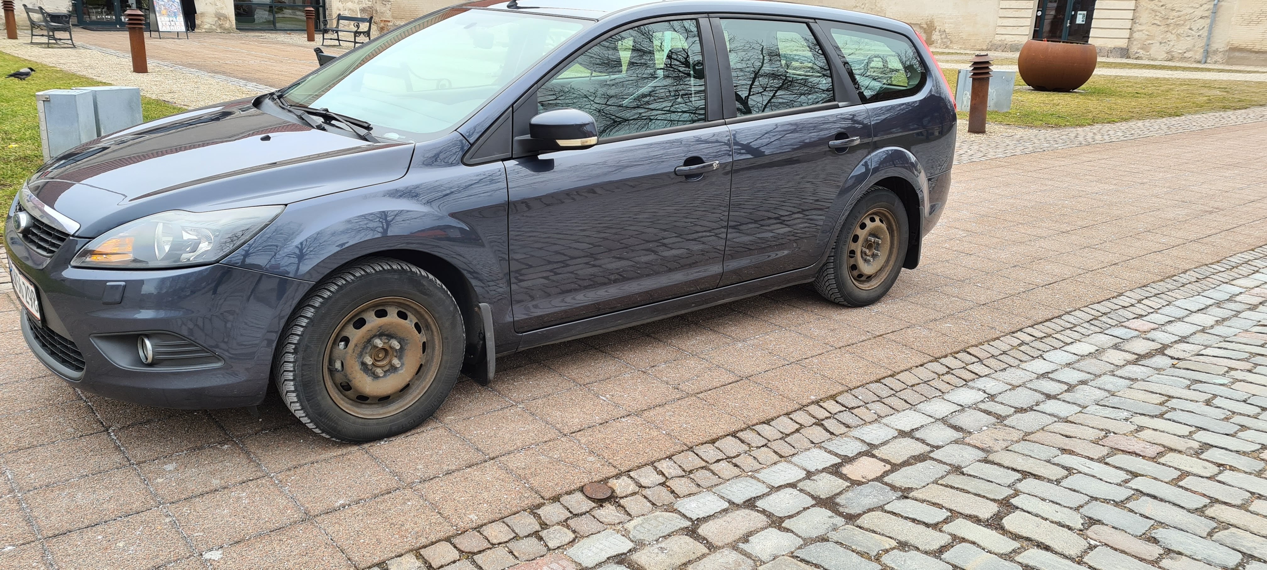 Grå Ford Focus fra 2010
