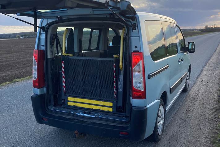 Blå Citroën Jumpy fra 2007