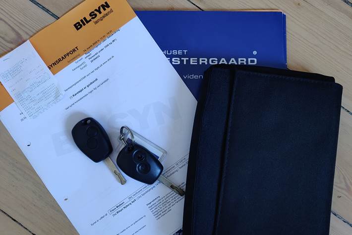 Rød Renault Clio fra 2012