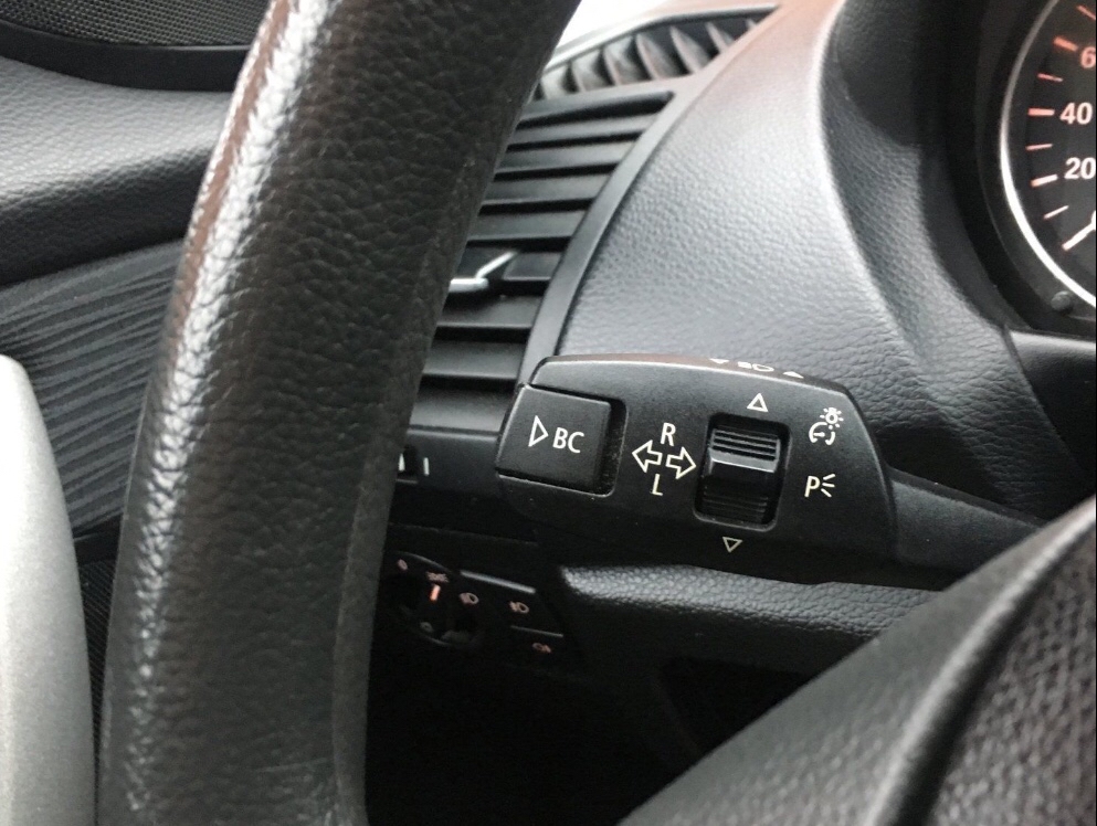 Grå BMW 116d fra 2011