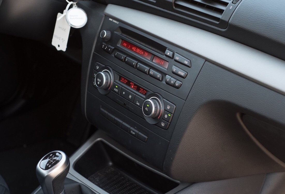 Grå BMW 116d fra 2011