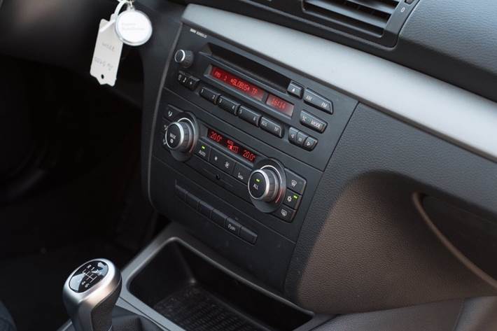 Grå BMW 116d fra 2011