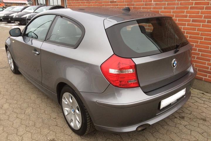 Grå BMW 116d fra 2011