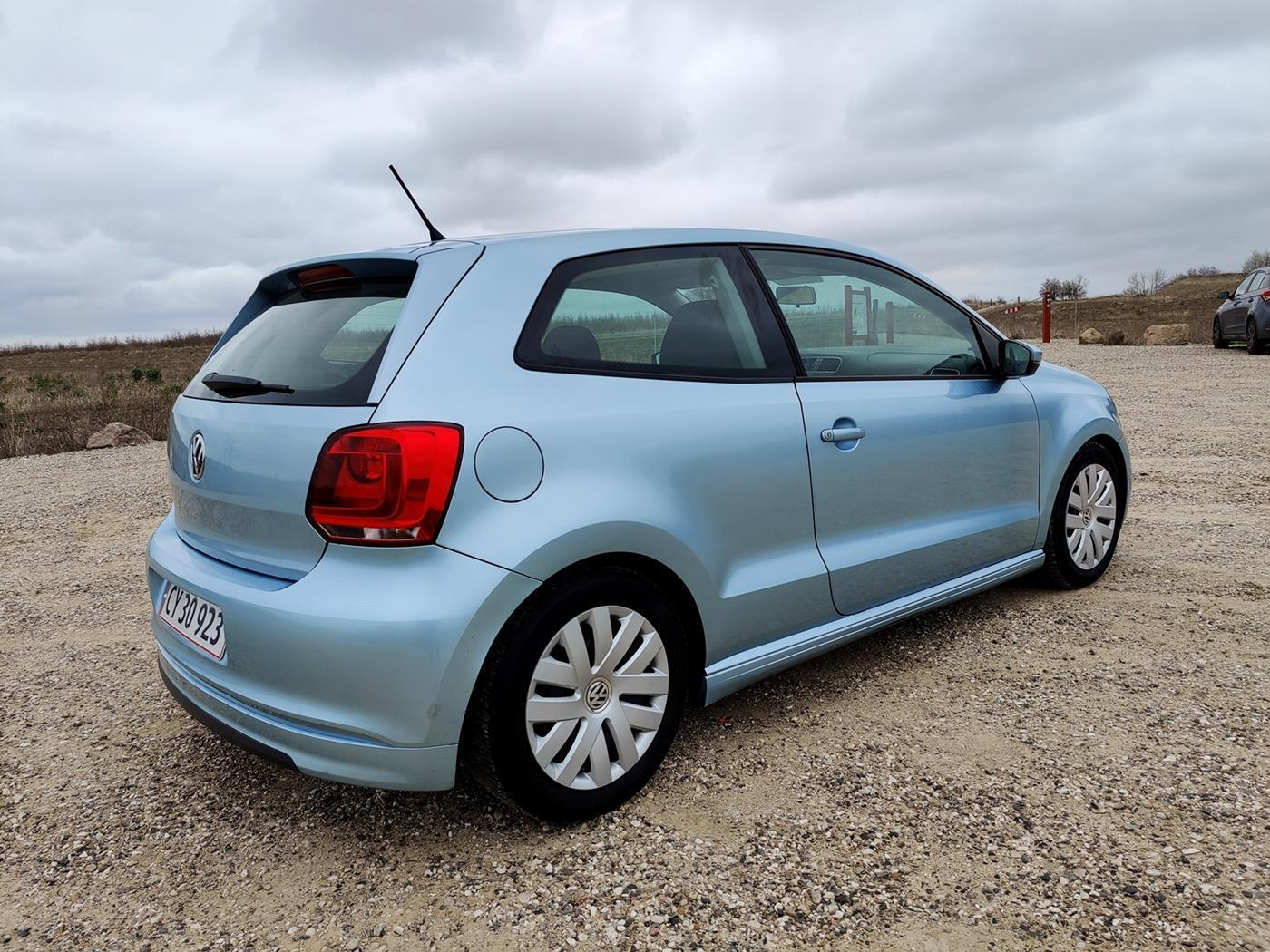 Blå VW Polo fra 2010