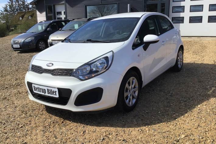 Hvid Kia Rio fra 2014
