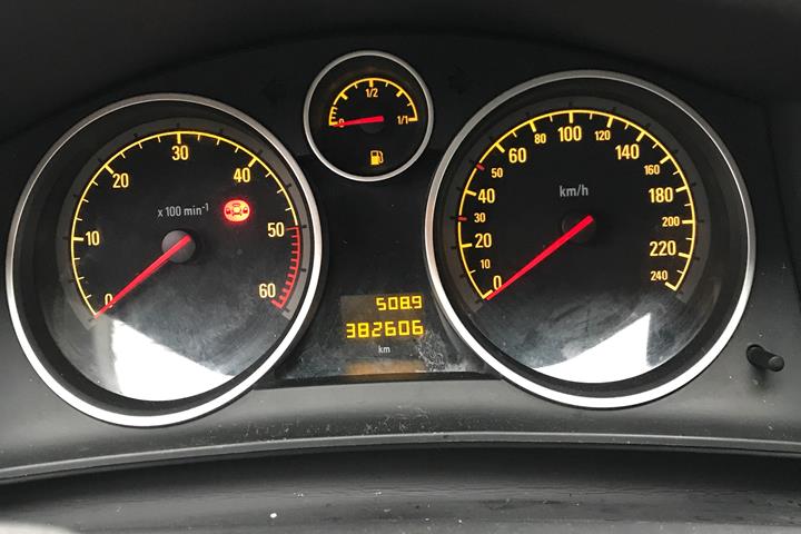 Sort Opel Astra fra 2008