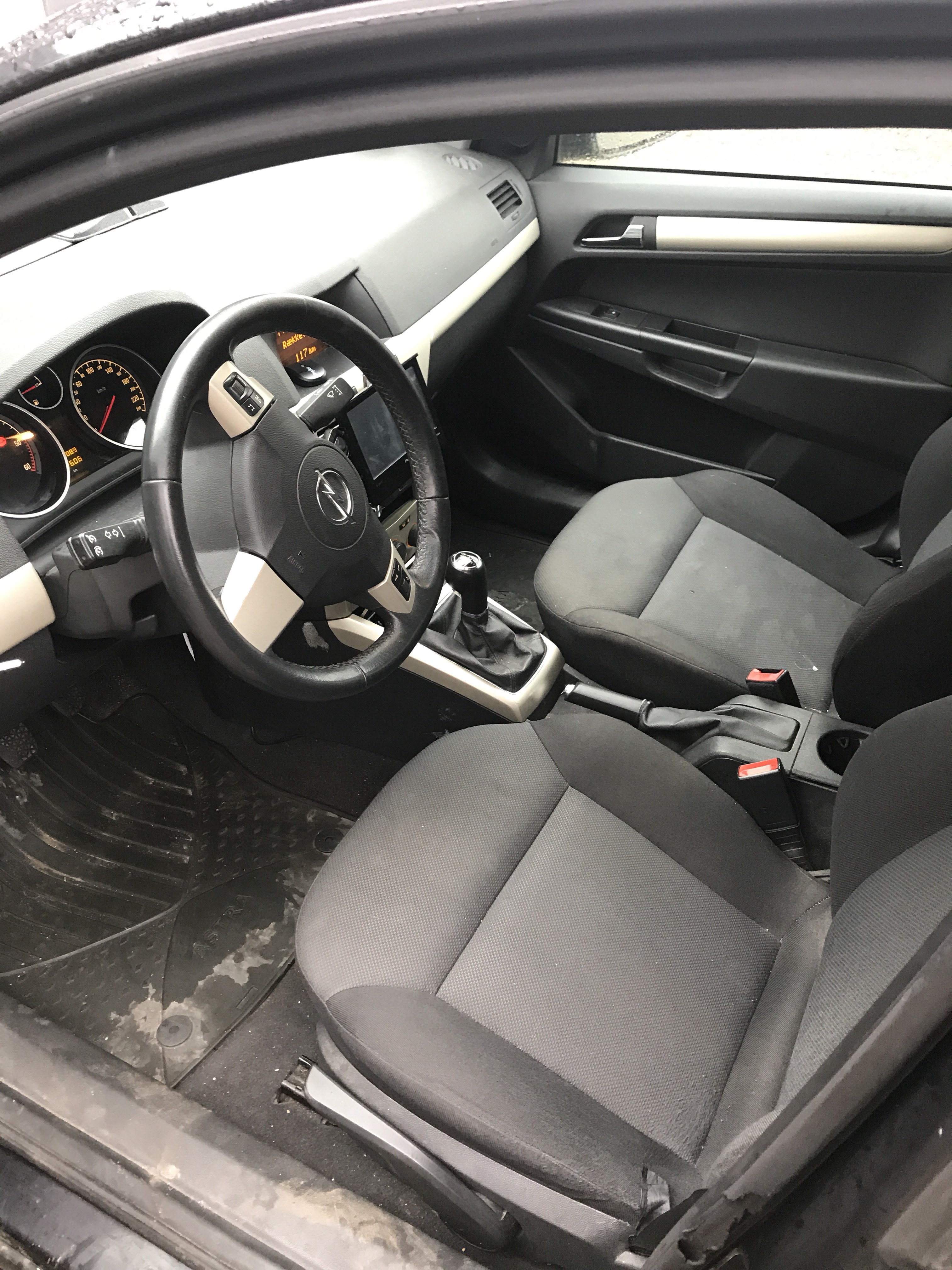 Sort Opel Astra fra 2008