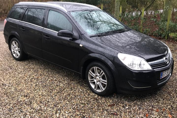 Sort Opel Astra fra 2008