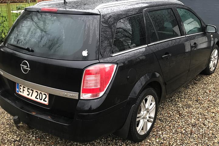 Sort Opel Astra fra 2008