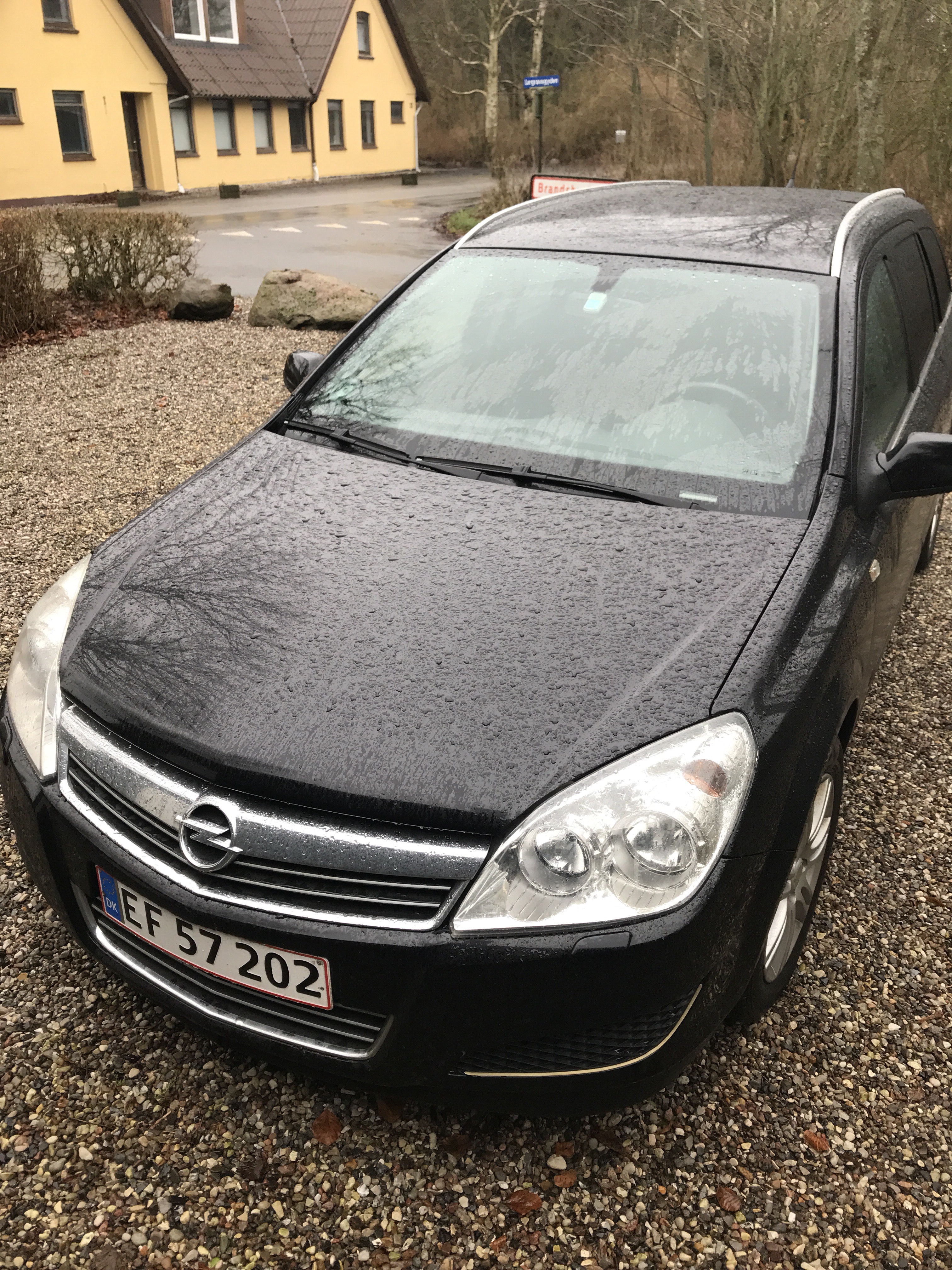Sort Opel Astra fra 2008