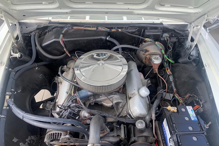 Hvid Chrysler 300 fra 1964