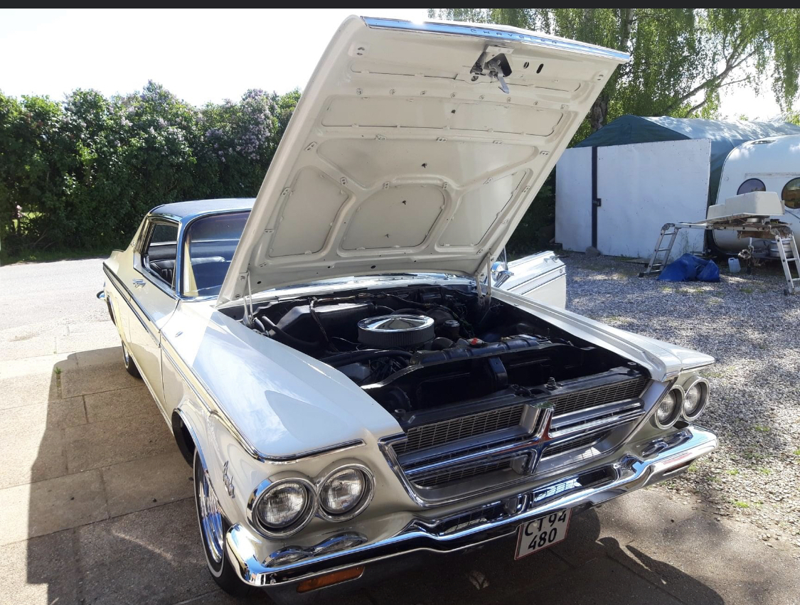 Hvid Chrysler 300 fra 1964