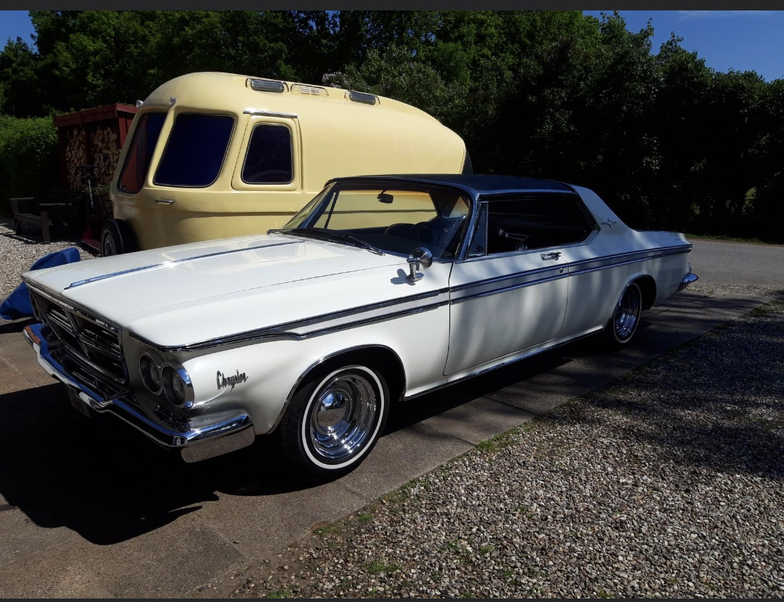Hvid Chrysler 300 fra 1964
