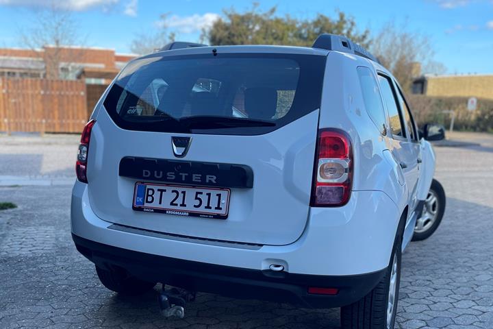 Hvid Dacia Duster fra 2017