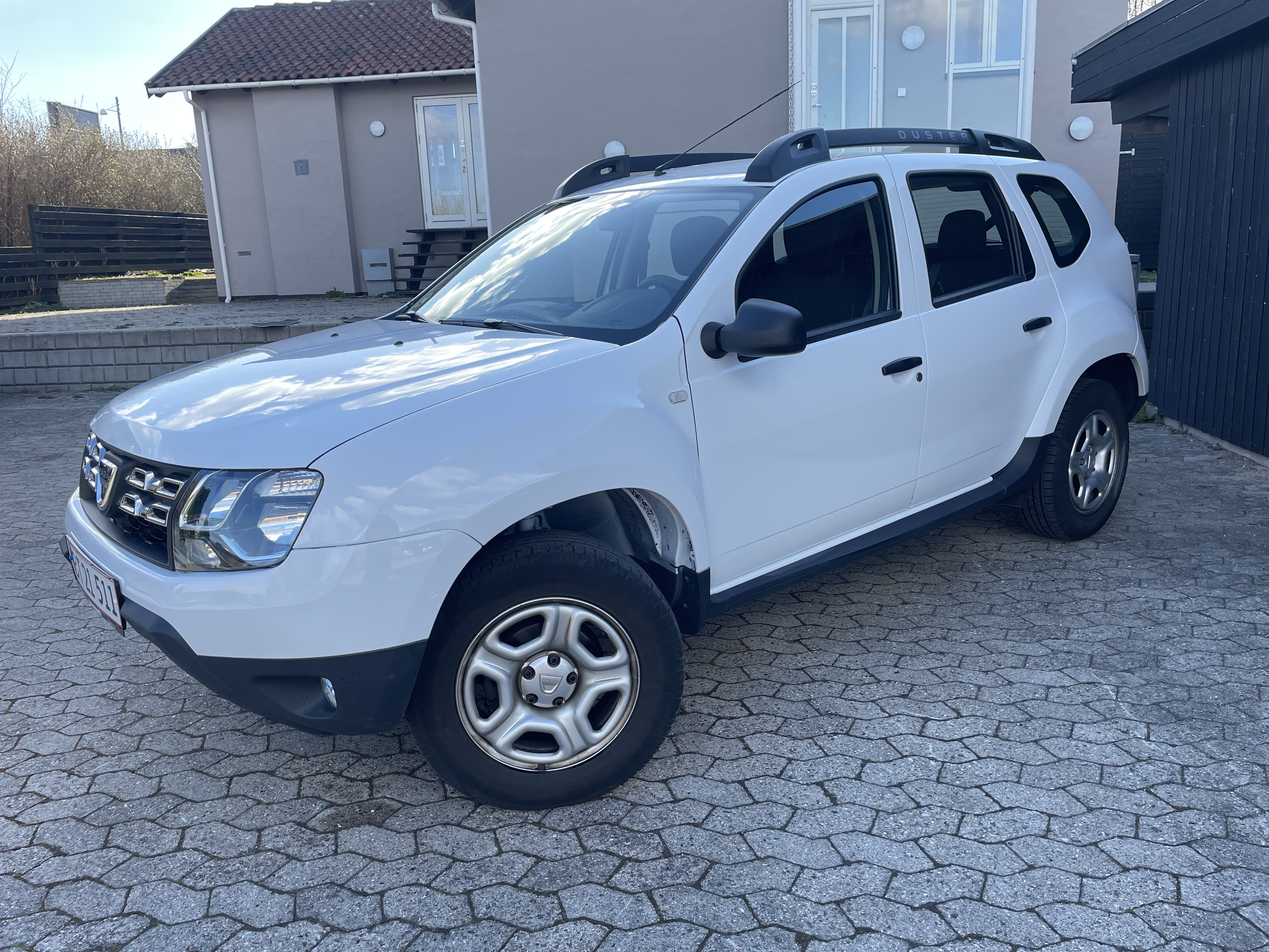 Hvid Dacia Duster fra 2017