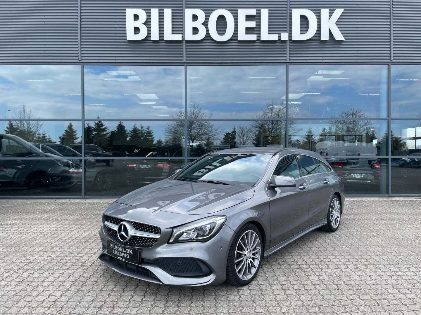 Grå Mercedes CLA200 d fra 2016
