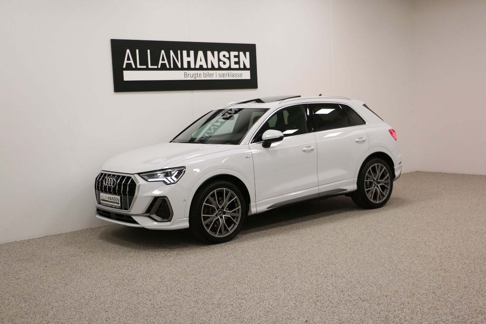 Orange Audi Q3 fra 2019