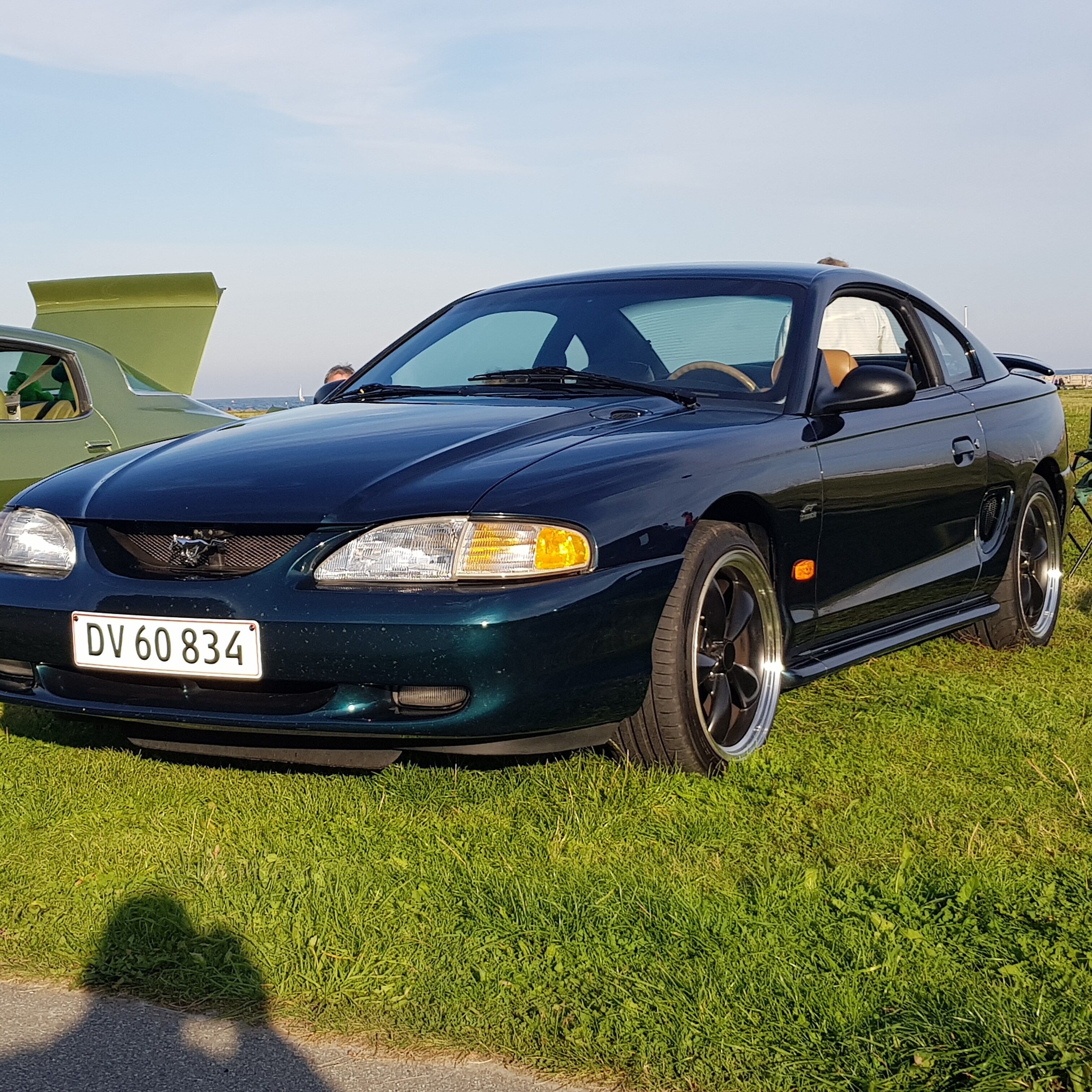 Grøn Ford Mustang fra 1995