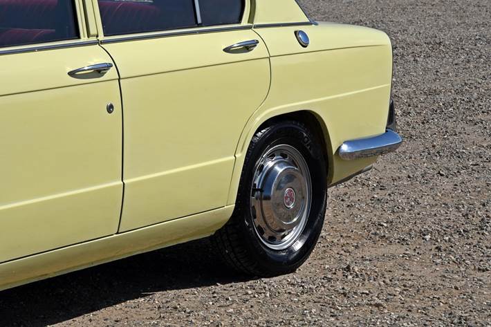 Gul Triumph Anden fra 1970