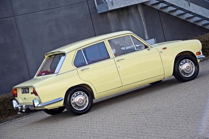 Gul Triumph Anden fra 1970