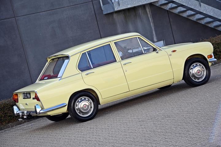 Gul Triumph Anden fra 1970