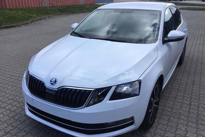 Hvid Skoda Octavia fra 2018