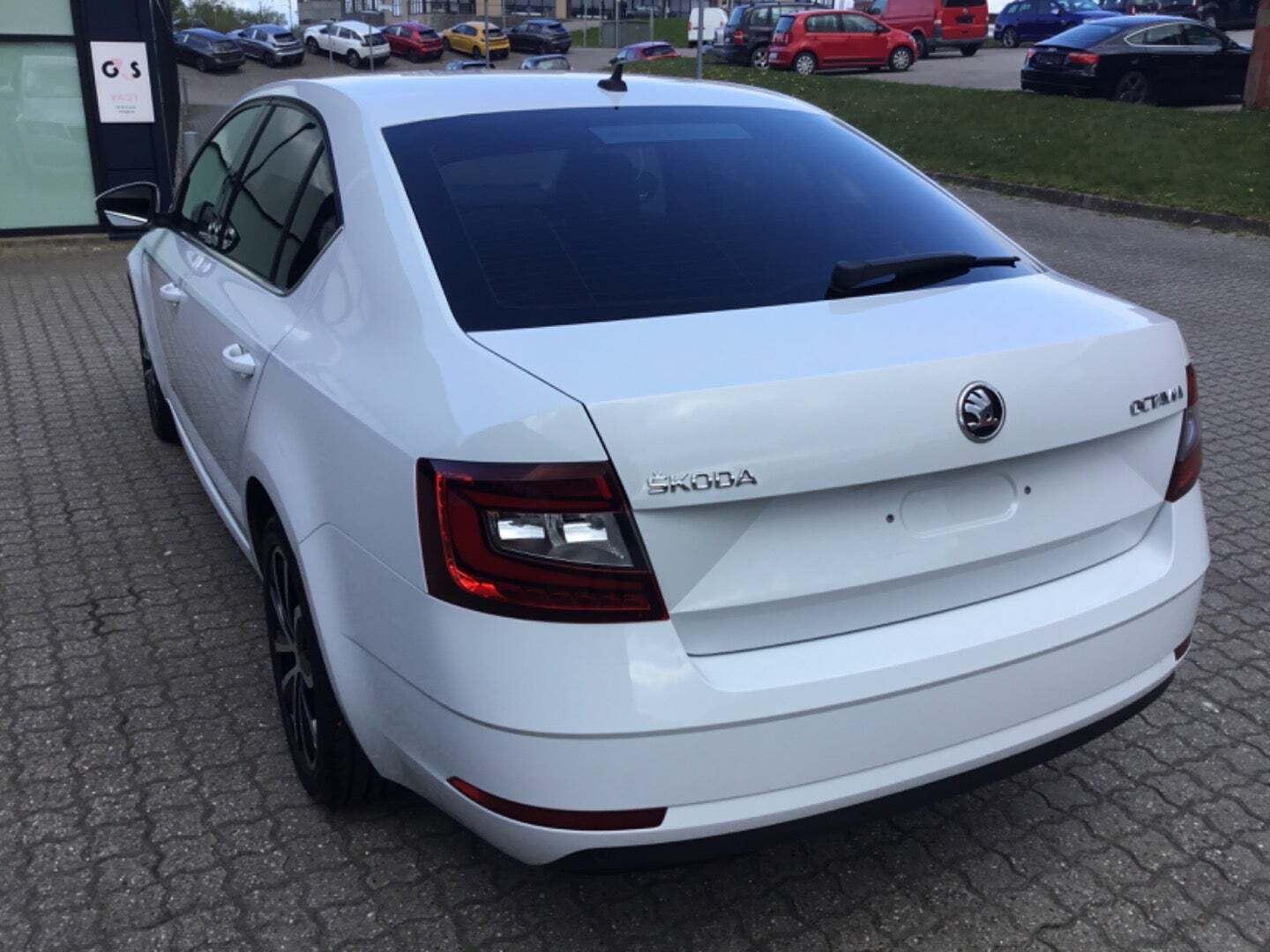 Hvid Skoda Octavia fra 2018