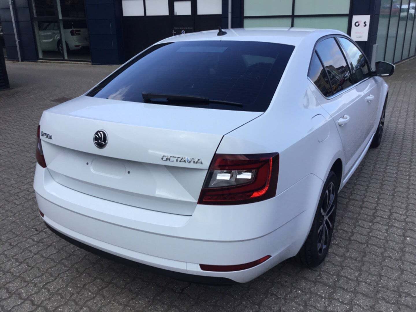 Hvid Skoda Octavia fra 2018