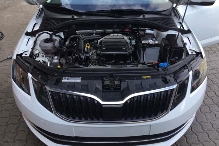 Hvid Skoda Octavia fra 2018