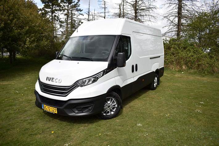Hvid Iveco Daily fra 2022
