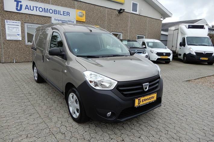 Beige Dacia Dokker fra 2015