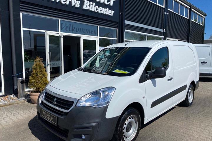 Hvid Peugeot Partner fra 2017