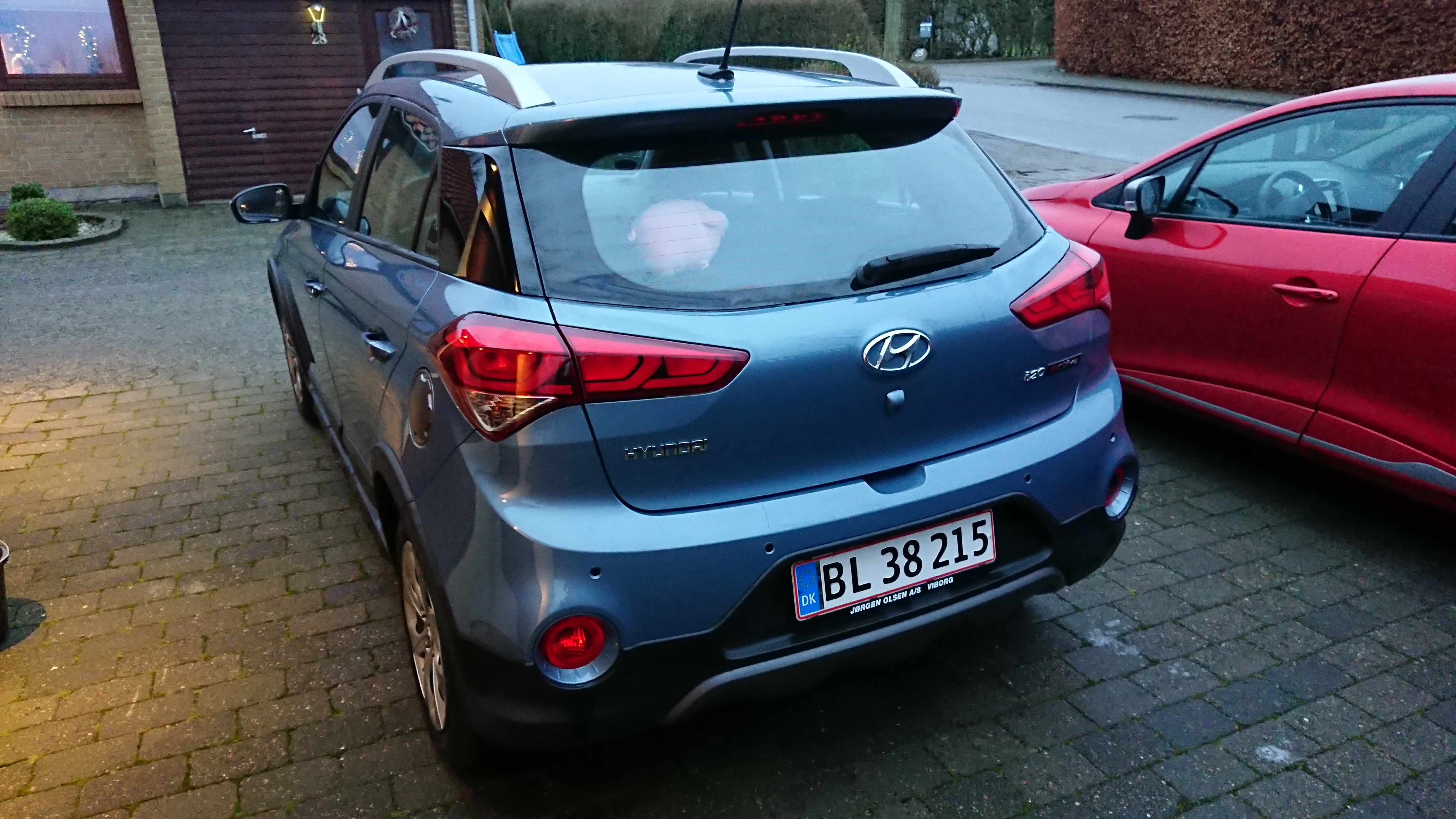Blå Hyundai i20 Active Cross fra 2017