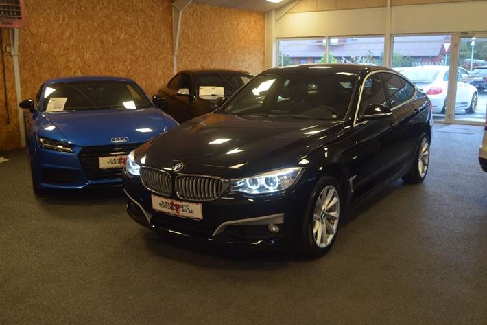 Sort BMW 330d fra 2015