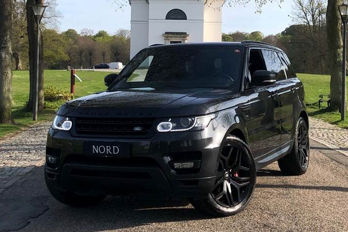 Grå Land Rover Range Rover sport fra 2015