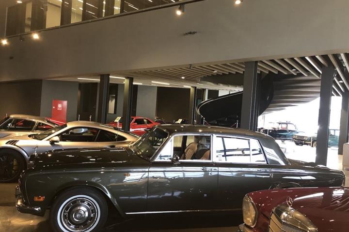 Grøn Rolls Royce Anden fra 1976