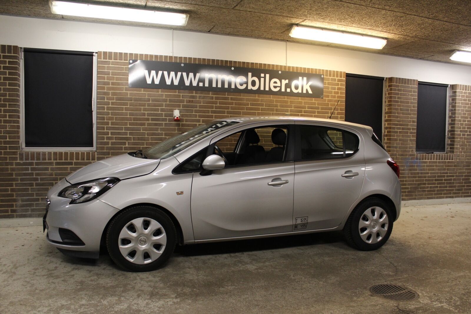 Grå Opel Corsa fra 2016