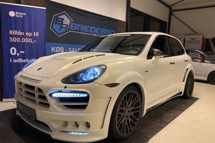 Hvid Porsche Cayenne Turbo fra 2012