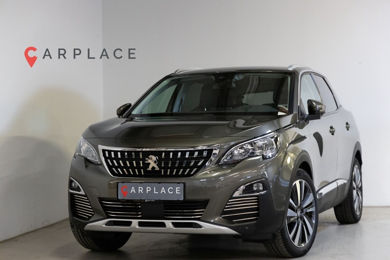 Grå Peugeot 3008 fra 2017