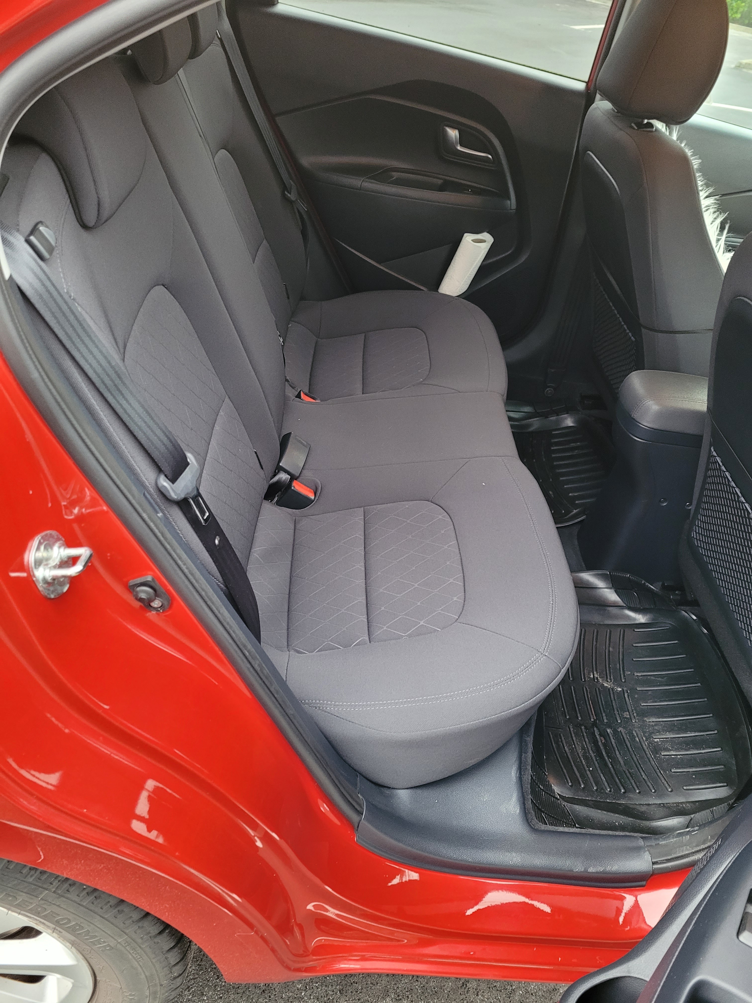 Rød Kia Rio fra 2015