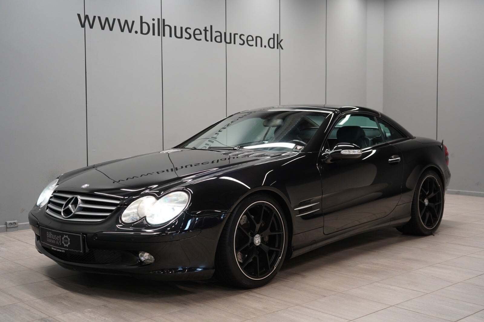 Grå Mercedes SL500 fra 2003