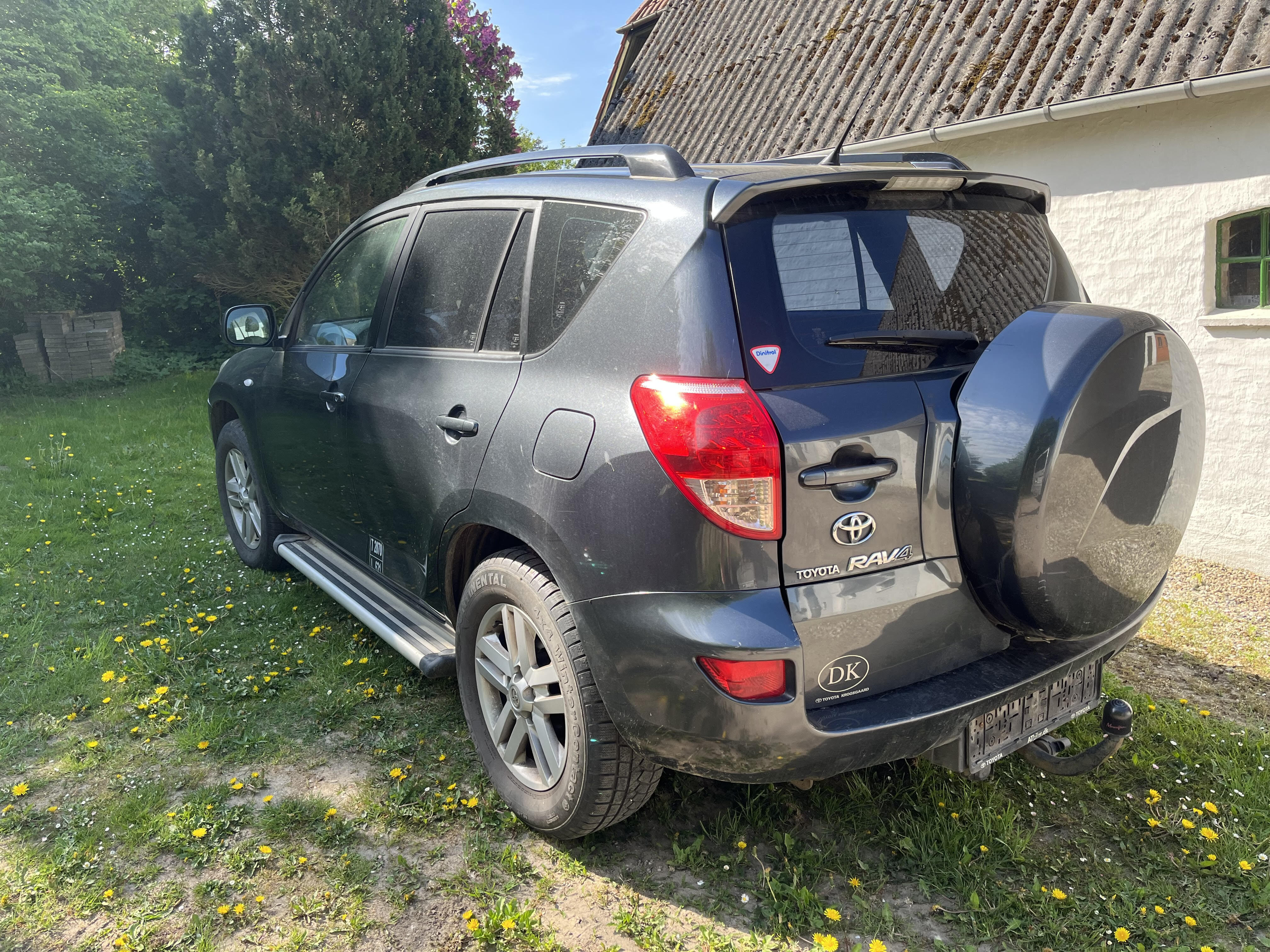 Toyota RAV4 2,0 Van