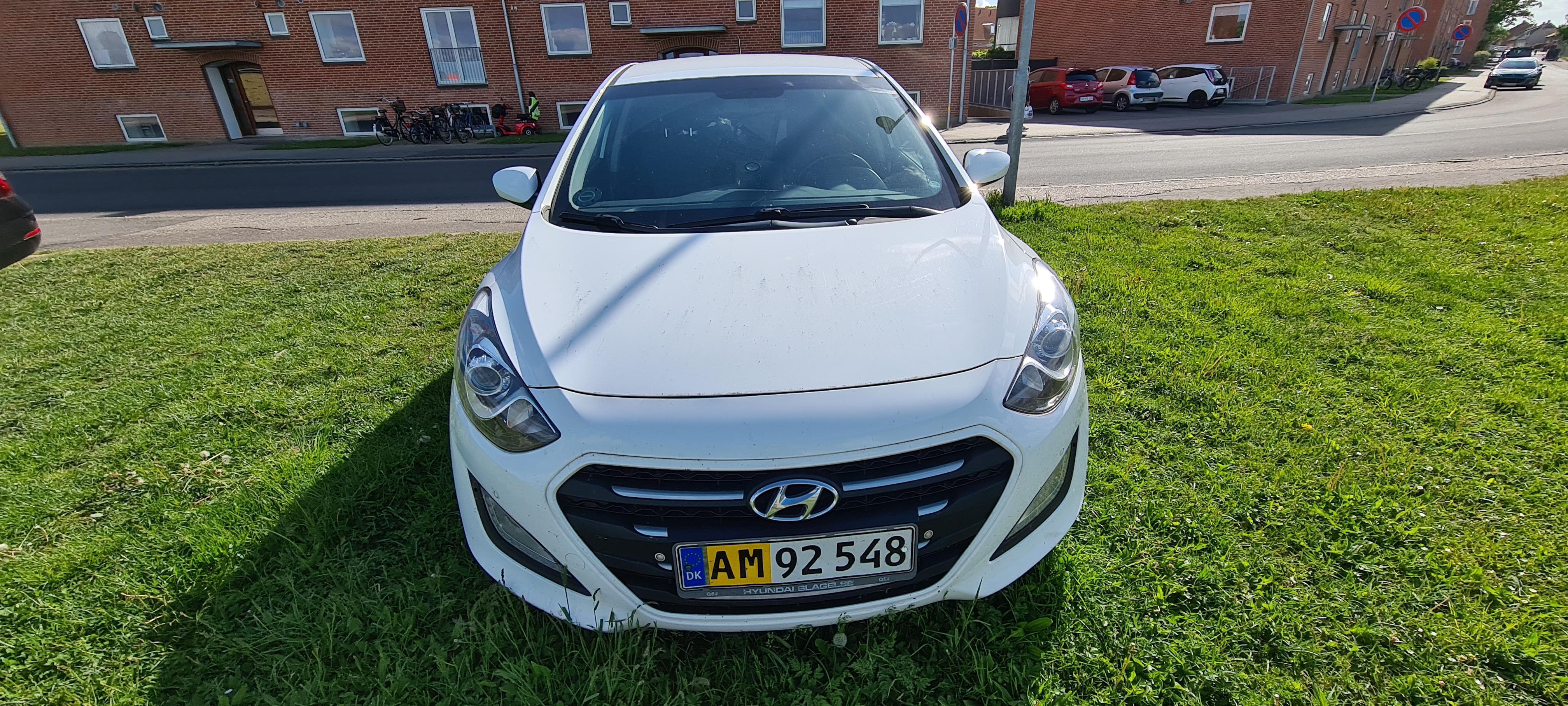 Hvid Hyundai i30 fra 2015